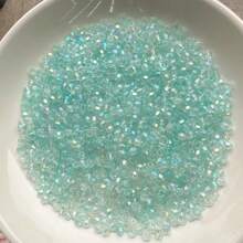 500 pièces de perles de verre facetées colorées de 4 mm, perles de cristal brillantes avec éclat de gemmes, convient pour les cadeaux, la création de bijoux, l'artisanat fait main et les projets DIY, idéal pour les créations DIY pendant les festivals et plus encore