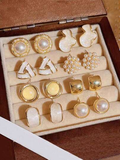 8 件复古简约小巧光滑仿珍珠几何耳钉套装，适合女性日常和节日佩戴