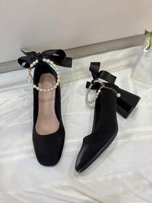 Minimalist Black Heels With Pearl Chain And Bow, Suitable For Stage, Formal Wear, Little Girls Daily Shoes