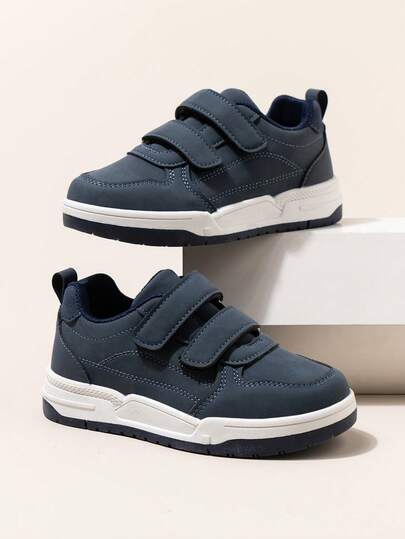 1 双儿童双带平底防滑运动鞋，适合男孩和女孩，日常穿着