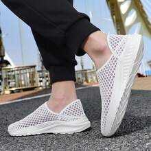 Summer Women's Breathable Mesh Lightweight Soft Sole Slip-On Beach Sandals