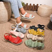 This Is A Women's Round Toe Flat Sandals. The Upper Is Designed With A Strap And Perforated For Breathability, With An Open Back And Buckle Closure To Prevent The Shoe From Slipping Off. The Insole Is Made Of PU. Suitable For All Women's Daily Wear, In A Solid Preppy Academic Y2K TPR (Thermoplastic Rubber) Material. Women's Round Toe Flat Sandals, Suitable For Beach, Wedding, Party, Outdoor, Office, Summer