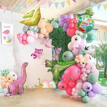 Set de 110 piezas de guirnalda de arco con globos de tema de dinosaurios rosados, que incluye globos de látex rosados, verdes, morados y globos de aluminio con formas de dinosaurios de cuello largo rosados, dinosaurios con cuernos y pterosaurios, perfecto para decoraciones de fiesta de cumpleaños, fondo decorativo, reuniones familiares y suministros de fiesta con tema de dinosaurios de dibujos animados - Multicolor - Ver 2