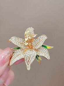 1pc Luxury Full Rhinestone Lily Flower Brooch, Elegant Suit Lapel Pin, Versatile Accessory, Mother's Day Gift - Multicolor - View 4
