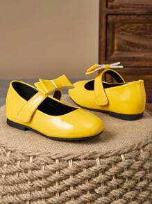 1 Paio di scarpe da principessa in pelle per ragazze, con punta tonda, fiocco plaid, in morbida pelle, scarpe da cerimonia, carine e alla moda per la scuola o l'ufficio, con tacco piatto