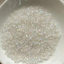 500 pièces de perles de verre facetées colorées de 4 mm, perles de cristal brillantes avec éclat de gemmes, convient pour les cadeaux, la création de bijoux, l'artisanat fait main et les projets DIY, idéal pour les créations DIY pendant les festivals et plus encore
