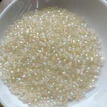 500 pièces de perles de verre facetées colorées de 4 mm, perles de cristal brillantes avec éclat de gemmes, convient pour les cadeaux, la création de bijoux, l'artisanat fait main et les projets DIY, idéal pour les créations DIY pendant les festivals et plus encore