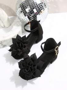 1 Pair Girls Sandals With Seaweed Flower, Rhinestone Pendant, Low Heel, Round Toe, Closed Toe, Chunky Heel, Fashion Retro Durable Comfortable Children High Heel Sandals, Suitable For 3-15 Years Old Boys And Girls, Campus, Dance Show, Party, Daily, Beach, Spring/Summer 2025 New Arrival