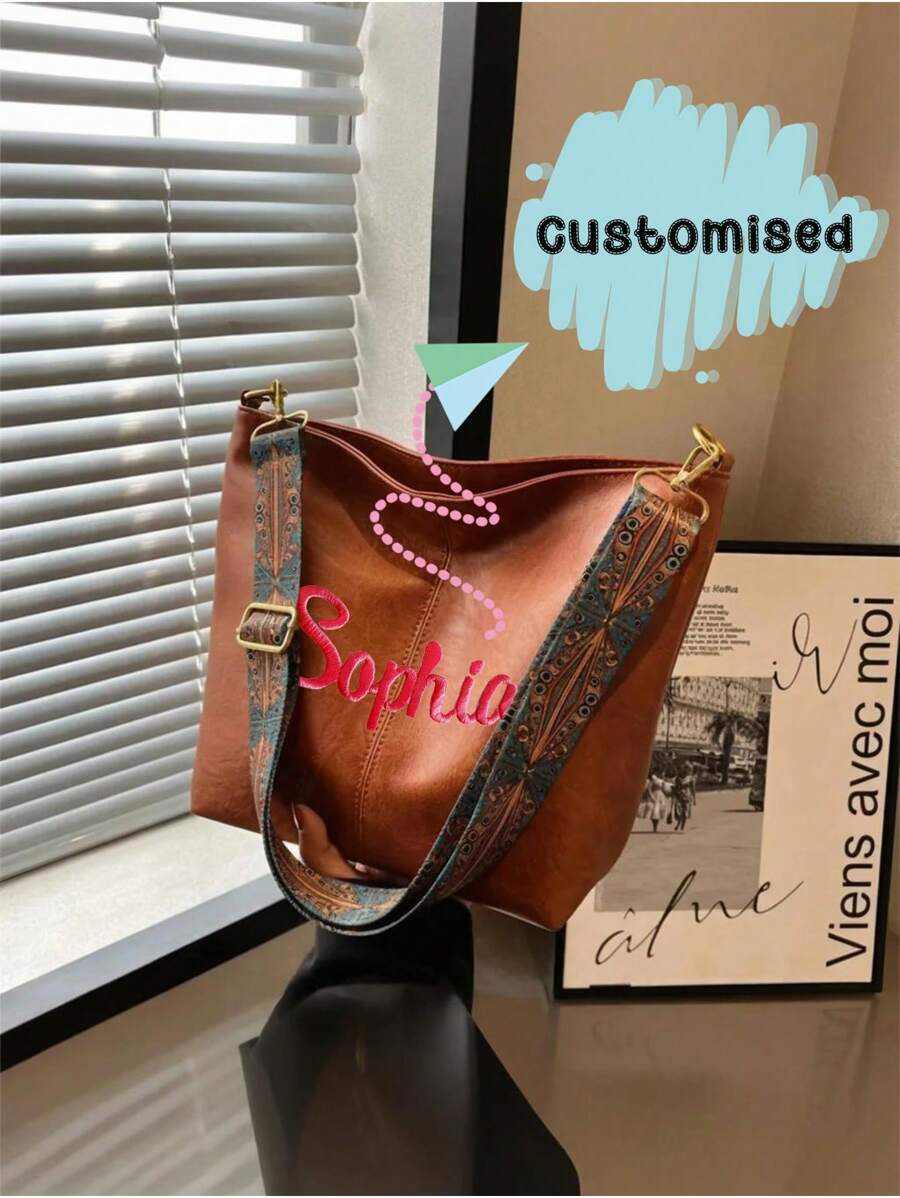 Personalizowana torba listonoszka w stylu retro z szerokim paskiem i personalizowanym imieniem, personalizowany proces haftu, damska torba na ramię, modna torebka, modny wzór motyla, idealny wybór na zakupy w czasie wolnym, a także wyjątkowy prezent świąteczny, prezent z okazji ukończenia szkoły, prezent na Dzień Matki i prezent do ręki.