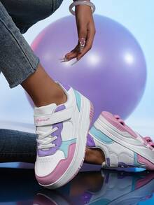 2025 新款青少年鞋，男女通用拼色皮革鞋面 TPR 厚底钩环字母休闲鞋，可拆卸双轮，时尚青少年轮滑运动鞋