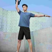 XTEP ملابس تدريب صيفية جديدة للرجال، قميص رياضي قصير الأكمام ماص للرطوبة وسريع الجفاف، قطعة رياضية نصف كم تنفس قابلة للتهوية، رقم المنتج 875229A70154