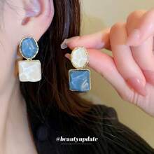 1 paire de boucles d'oreilles carrées géométriques à motif vague d'eau