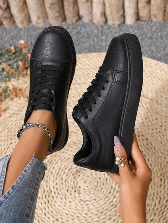 Fall/Winter Plus Size Women Black Casual Sneakers, School Shoes, Fashion Lace-Up Trainers, Flat Platform Versatile Sporty Shoes (Please Order One Size Up As The Shoes Run Small)