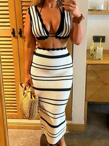 Sexy BohoFeel 2Pcs Set Colorblock Stripe Backless Knitted Bralet & Ruffle Trim Crochet Fishtail Maxi Skirt Beach Coverup Outfit - Black and White - View 6