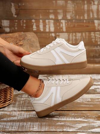2025 Spring New Fashion Women White Skateboard Shoes, Breathable Casual Sneakers, Korean Ins Style