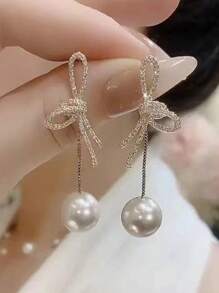 1 Pair Bowknot Faux Pearl Earrings, New 2025 French Design Personalized Stud Earrings, Suitable For Banquet, Ball