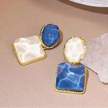1 paire de boucles d'oreilles carrées géométriques à motif vague d'eau