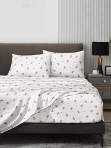 Juego de sábanas de 4 piezas con estampado de arco, corazón y motivos florales en tela de microfibra suave y de fácil cuidado. Incluye 1 sábana plana, 1 sábana ajustable, 2 fundas de almohada. Disponible en tamaños King, Queen, Full y Twin con bolsillo profundo de hasta 30 cm. Ideal para regalo, estilo de hotel de lujo, facilita el sueño. Perfecto para dormitorios universitarios, regreso a la escuela.