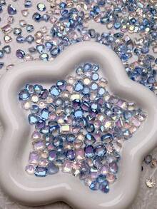指甲饰品 指甲用品 指甲艺术 指甲宝石 美人鱼指甲艺术 蓝色指甲 彩色宝石 激光宝石 彩色混合高清指甲钻石首饰 闪亮水晶形尖底钻石 蓝色指甲艺术 30/50/100 件 秋冬指甲钻石形指甲钻石 - 藍色 - 查看 6
