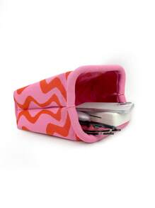 Bolso de embrague de punto a rayas y parches de moda, bolsa de maquillaje con estructura duradera y patrón ondulado de punto, bolsa de almacenamiento elegante para exteriores, bolsa de playa de vacaciones, bolsa de fiesta y noche, artículos de viaje portátiles de uso diario