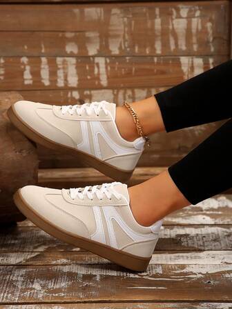 2025 vårens nya mode för kvinnor Vita skateboardskor, ventilerande Casual Sneakers, koreansk stil