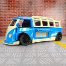 ESCBBXX 1 pièce Modèle de voiture classique vintage T1, corps en alliage de zinc, les portes des deux côtés et le coffre peuvent être ouverts, avec effets sonores et d'éclairage simulés, voiture jouet de haute qualité pour enfants, convient pour la collection et les cadeaux d'anniversaire pour les enfants, rentrée scolaire