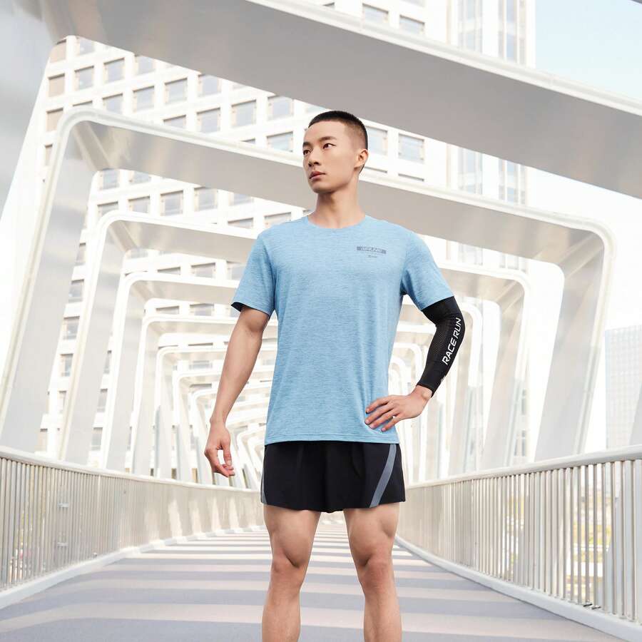 XTEP 短袖男士T恤夏季打底宽松薄款体恤运动服官方旗舰半袖男上衣878229010131 - 霧藍 - 查看 1