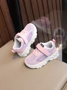 Zapatillas de malla transpirable para niñas, zapatos casuales de malla para niños al por mayor, zapatos de suela blanda para correr, nuevos llegados para primavera/verano 2025