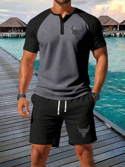 2 Pieces Men's Short Sleeve Plug Sleeve Henley Shirt Cow Head Pattern Printed Regular Large Size Casual Sports Elastic Waist Drawstring Shorts Men's Suit