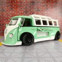 ESCBBXX 1 pièce Modèle de voiture classique vintage T1, corps en alliage de zinc, les portes des deux côtés et le coffre peuvent être ouverts, avec effets sonores et d'éclairage simulés, voiture jouet de haute qualité pour enfants, convient pour la collection et les cadeaux d'anniversaire pour les enfants, rentrée scolaire