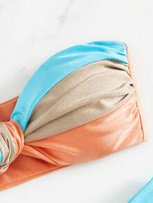 Nuovo costume da bagno fascia sexy di moda, costume da bagno a due pezzi da donna con effetto colorblock e split