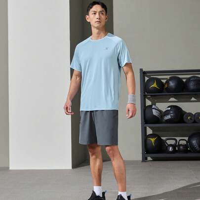 XTEP Pantalones cortos deportivos para hombres, pantalones cortos de verano sueltos y ligeros de 5 pulgadas, de secado rápido, para correr y gimnasio. 876229670158