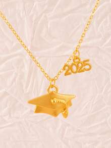 1 件时尚精致的新款 2025 毕业吊坠项链，适合青少年毕业季，送给朋友的最佳礼物