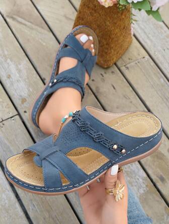 全新夏季厚底坡跟人字拖凉鞋，时尚缝线沙滩拖鞋，纯色镂空露趾一脚蹬鞋