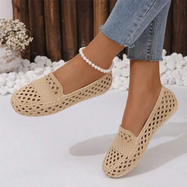 Nouveau style d'été, sandales décontractées à la mode et confortables avec une semelle plate, antidérapantes, avec un design pour les orteils pour femmes