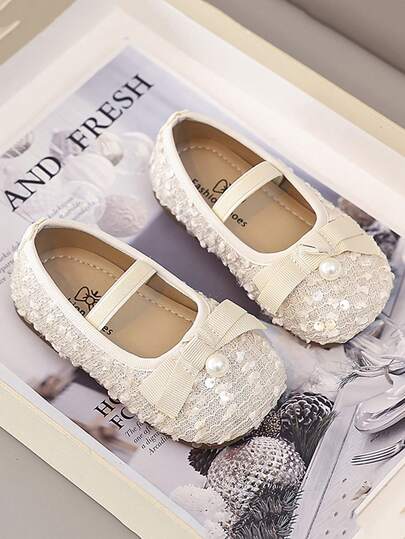 1 par de zapatos de princesa con mariposa hueca para niñas, nuevos zapatos para niños y niñas pequeños de primavera/verano 2026, zapatos planos casuales y transpirables para niñas mayores, adecuados para primavera/verano