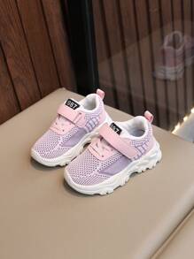 Zapatillas de malla transpirable para niñas, zapatos casuales de malla para niños al por mayor, zapatos de suela blanda para correr, nuevos llegados para primavera/verano 2025