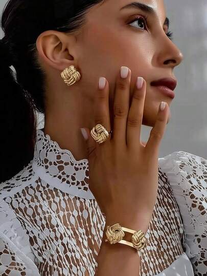 1pair Fashionable&Punk Style Twisted Square & Cross Button Daily And Office Wear Stud Earring For Daily Office Dinner Party Summer Vacation