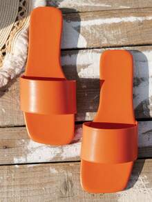 女士时尚平底方头拖鞋，白色春夏新款百搭女士凉鞋