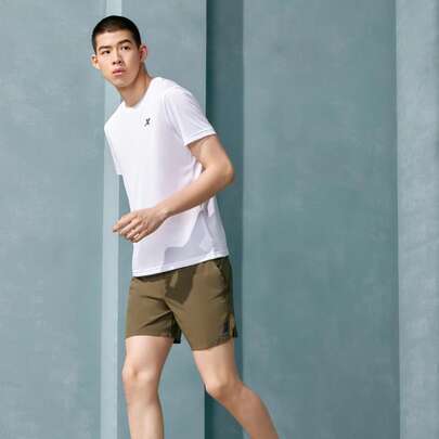 XTEP Camiseta de manga corta para hombre, nueva camiseta de entrenamiento de verano, camiseta deportiva de cuello redondo de seda de hielo transpirable y de media manga, 877229010273