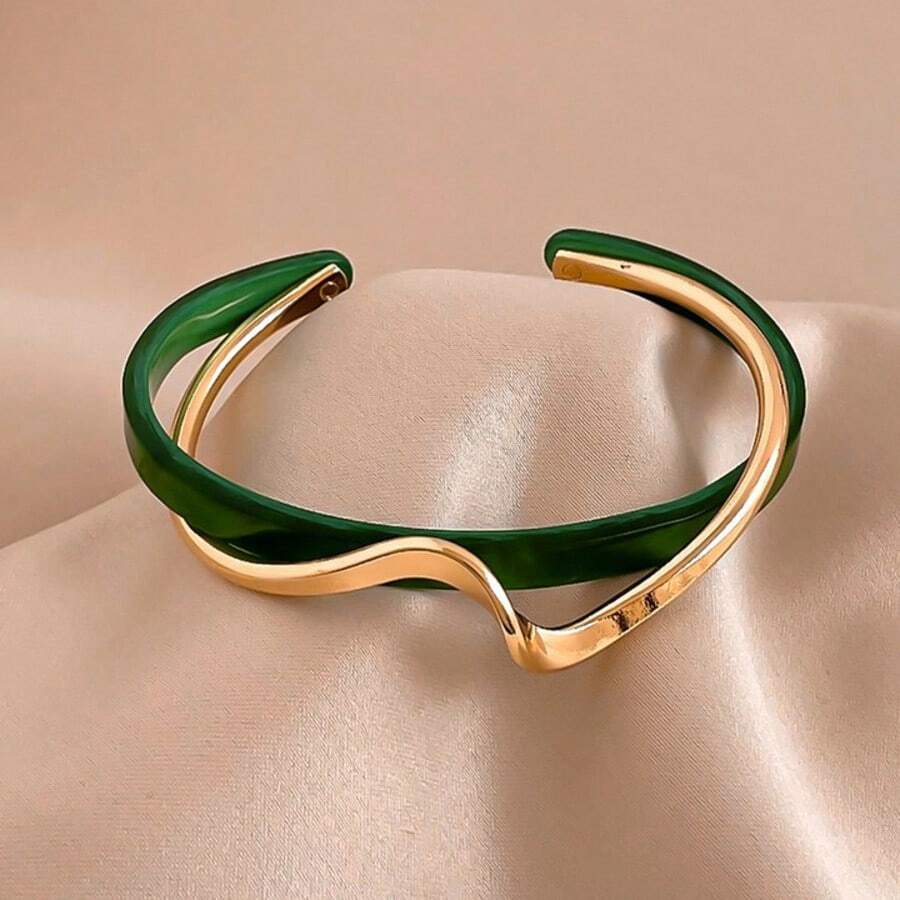 Luxurious White Shell Plate Bangle Curved Metal Texture Bracelet, Niche Design Accessories - Multicolor - View 1
