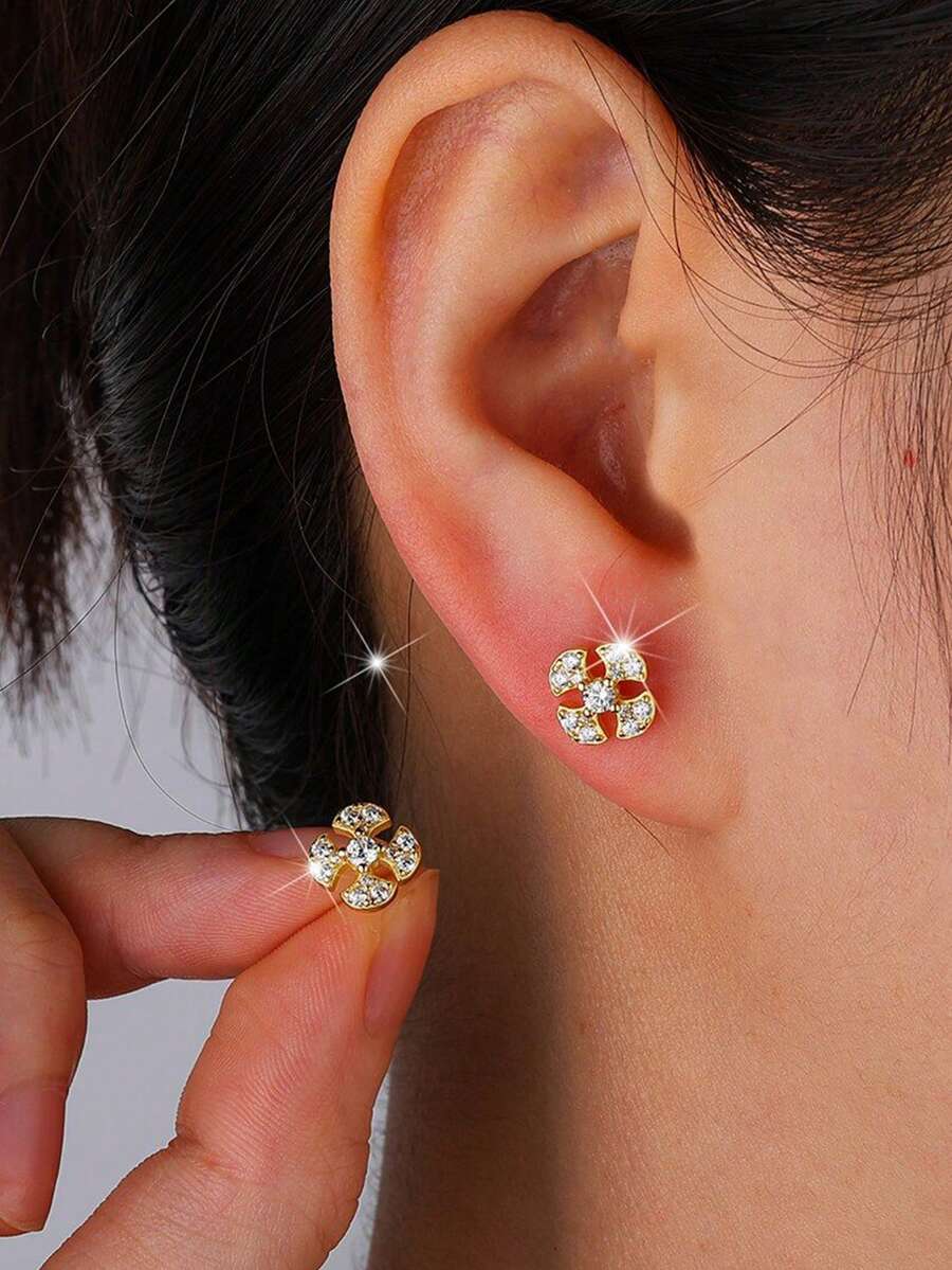 Pendientes minimalistas y elegantes de plata de ley 925 con trébol de cuatro hojas y circonita cúbica, opción de regalo para aniversario, Día de la Madre, adecuado para uso diario, joyería fina para mujeres - Dorado - Ver 1