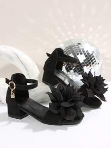 1 Pair Girls Sandals With Seaweed Flower, Rhinestone Pendant, Low Heel, Round Toe, Closed Toe, Chunky Heel, Fashion Retro Durable Comfortable Children High Heel Sandals, Suitable For 3-15 Years Old Boys And Girls, Campus, Dance Show, Party, Daily, Beach, Spring/Summer 2025 New Arrival