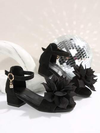 1 par de sandalias para niñas con flor de algas, colgante de strass, tacón bajo, punta redonda, punta cerrada, tacón grueso, moda retro, cómodas y duraderas sandalias de tacón alto para niños y niñas de 3 a 15 años, adecuadas para campus, espectáculo de baile, fiesta, diario, playa, nuevo lanzamiento primavera/verano 2025