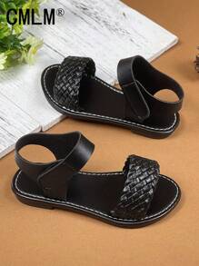 1 par de sandalias abiertas de niña pequeña con correa de PU de color negro sólido, estilo trenzado con , puntera redonda, cómodas y de moda tipo romanas, apropiadas para niñas de 3 a 12 años, para uso diario, casual, vacaciones, primavera/verano 2025
