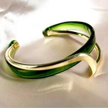 Luxurious White Shell Plate Bangle Curved Metal Texture Bracelet, Niche Design Accessories - Multicolor - View 3