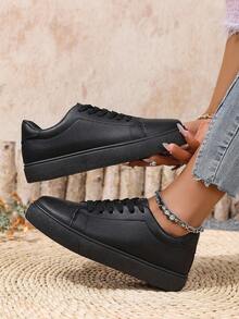 Fall/Winter Plus Size Women Black Casual Sneakers, School Shoes, Fashion Lace-Up Trainers, Flat Platform Versatile Sporty Shoes (Please Order One Size Up As The Shoes Run Small)