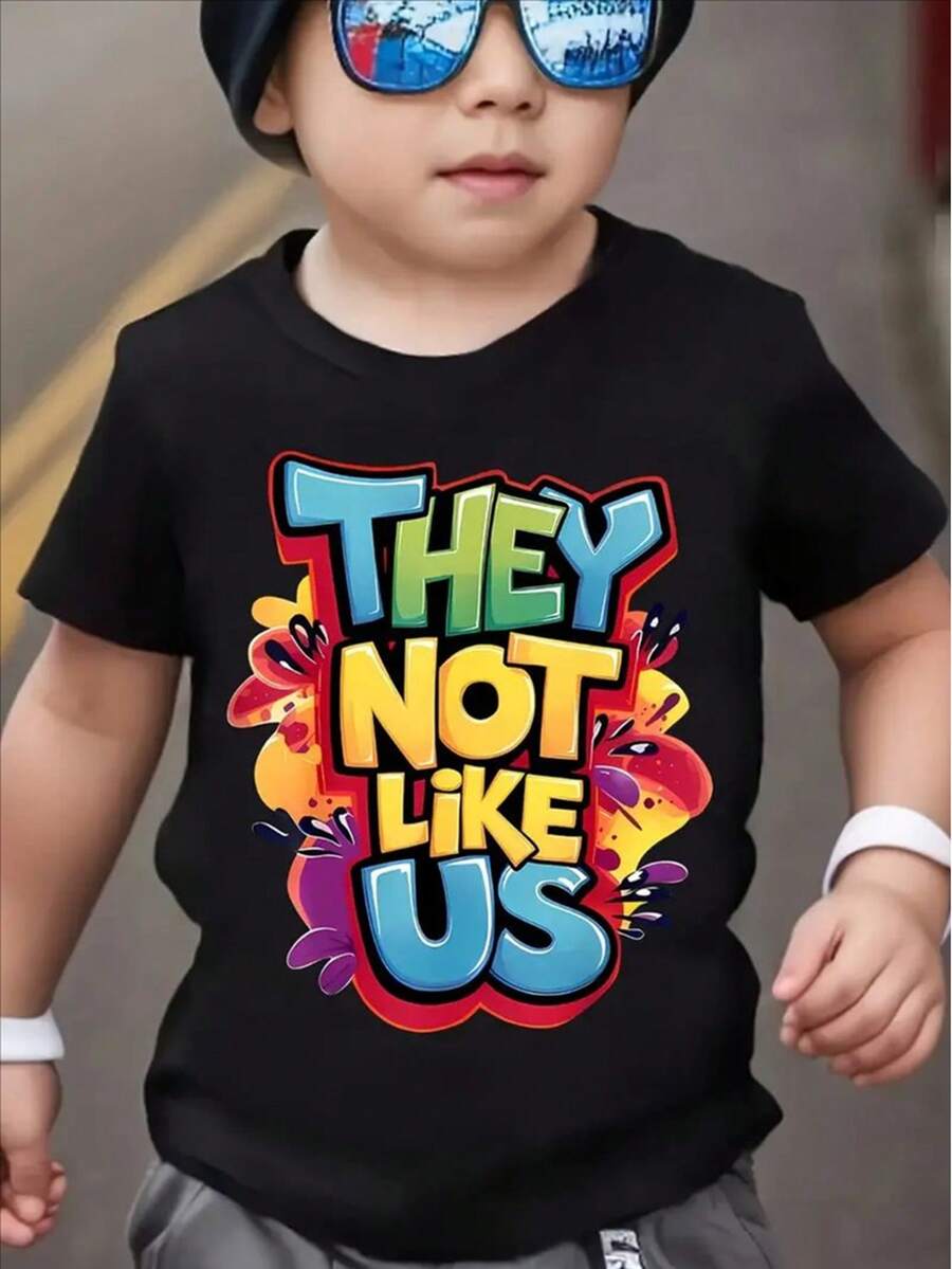 Boys' Summer Fashion T-Shirt - "THEY NOT LIKE US" Colorful Letter Print, Casual Short Sleeve Crew Neck Top, Vibrant Graffiti Style, 100% Cotton, Perfect For Youngsters' Streetwear, Teen Boy Shirts - 黑色 - 查看 1
