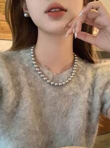 1 szt. Francuski naszyjnik z koralików w kolorze szarym, szykowny, lekki, luksusowy naszyjnik typu choker, odporny na kolory i hipoalergiczny, idealny do codziennego noszenia przez kobiety