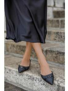 Chaussures Plates Slingback à Bout Pointu And Détail Boucle Tressée – Style Chic And Décontracté - Black - View 1